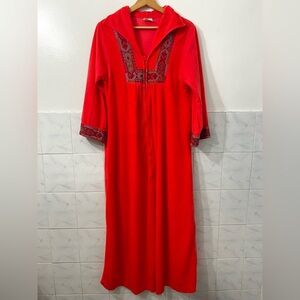 Vintage Women’s Robe Duster Fleece House Coat M Embroidered Coral Grandmacore